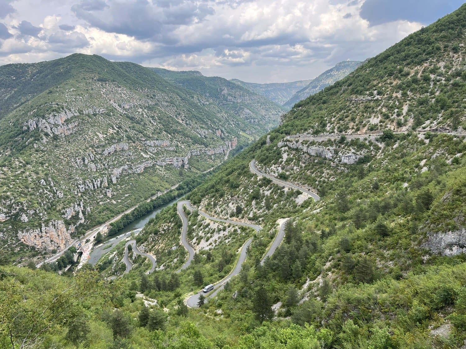 Motorradfahren in Cevennen, Frankreich